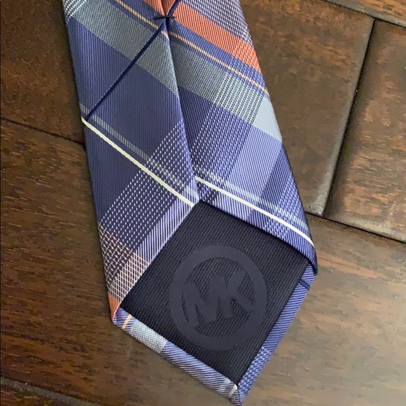 Michael Kors Silk Plaid Tie - Picture 6 of 6